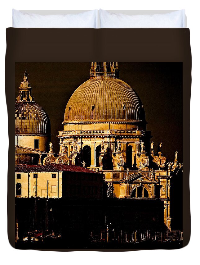 Santa Maria Della Salute Duvet Cover featuring the photograph Chiaroscuro Venice by Ira Shander