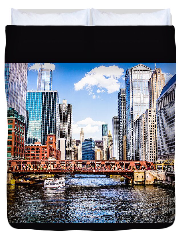 America Duvet Cover featuring the photograph Chicago Cityscape at Wells Street Bridge by Paul Velgos
