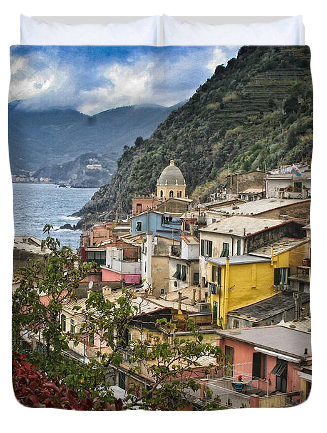 Italy Duvet Cover featuring the photograph Cinque Terre Hike by Timothy Hacker