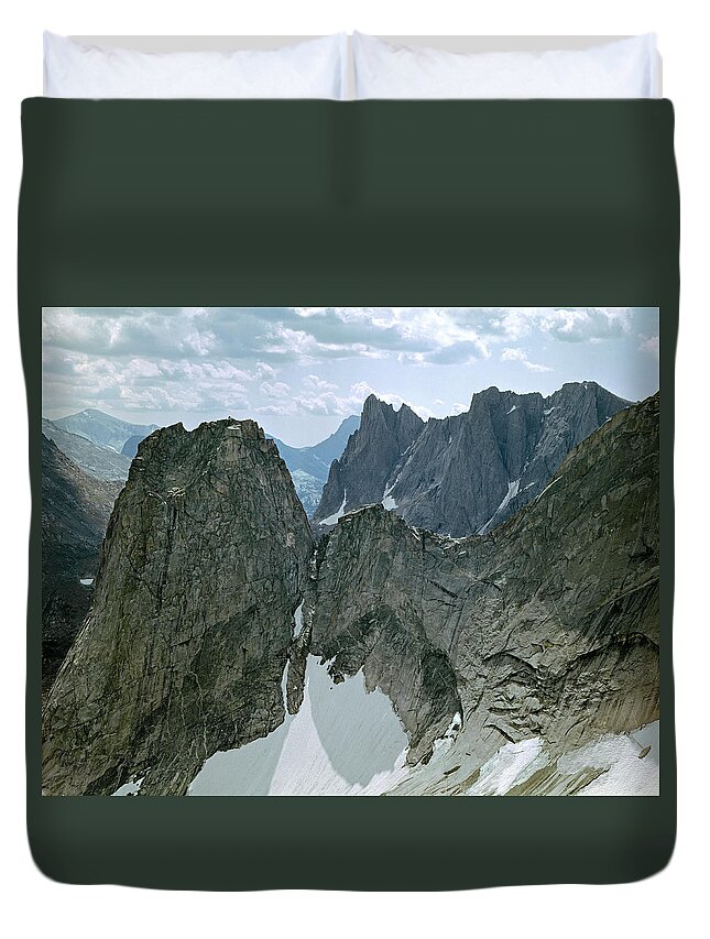 Cirque Of Towers Duvet Cover featuring the photograph 209615-Cirque of Towers, Wind Rivers, WY by Ed Cooper Photography