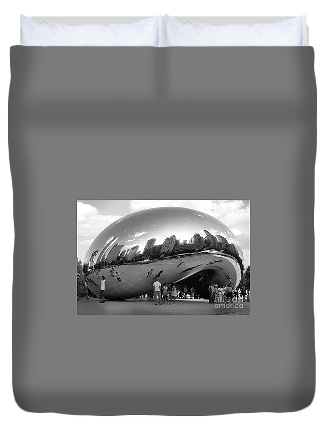 Cloud_gate_monument Duvet Cover featuring the photograph Cloud Gate Monument by Randi Grace Nilsberg