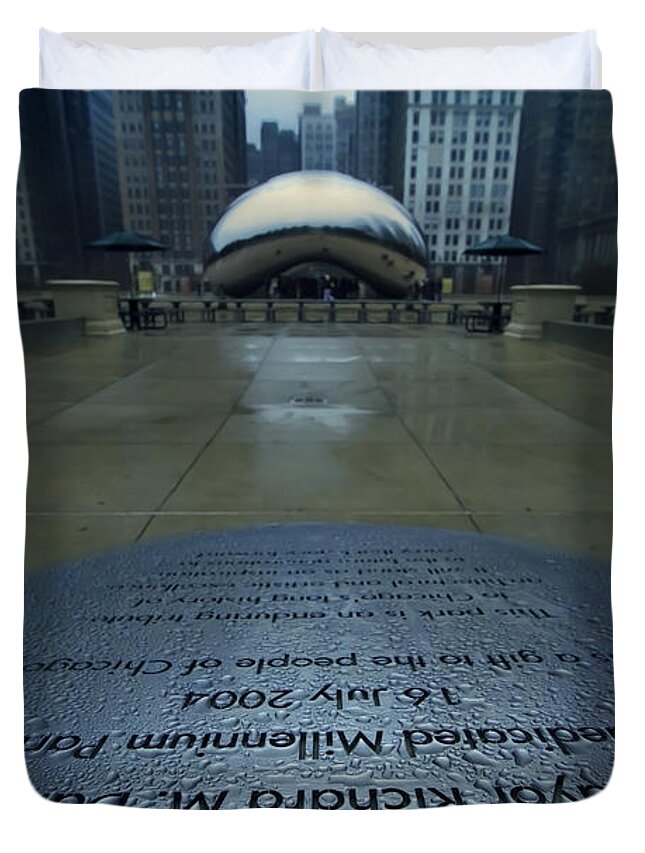 Bean Duvet Cover featuring the photograph Cloudgate with Dedication in foreground by Sven Brogren