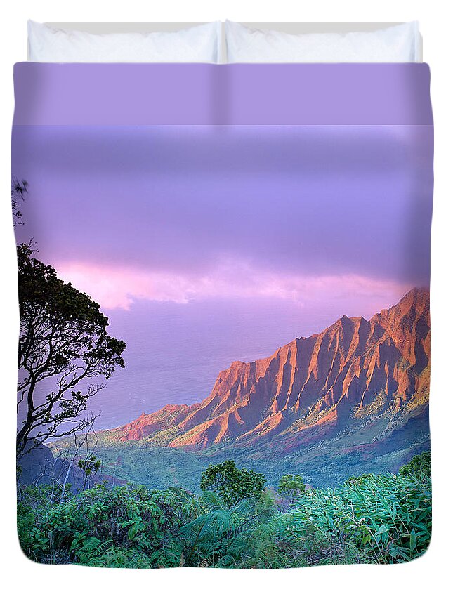 Amaze Duvet Cover featuring the photograph Clouds over Kalalau by Greg Vaughn - Printscapes