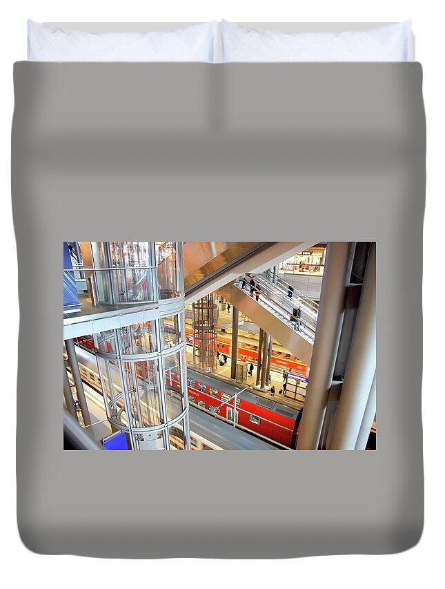 Berlin Hauptbahnhof Duvet Cover featuring the photograph Commuters In Central Train Station by Peter Unger