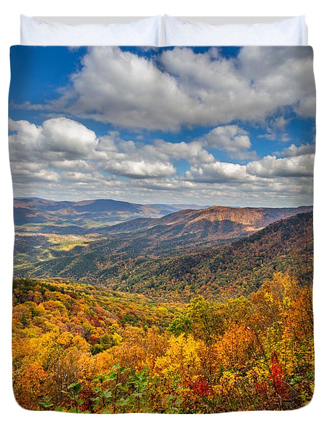 Fort-mountain Duvet Cover featuring the photograph Cool Springs Overlook by Bernd Laeschke