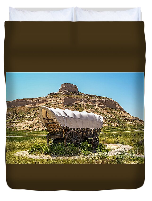 Travel Duvet Cover featuring the photograph Covered Wagon at Scotts Bluff National Monument by Sue Smith