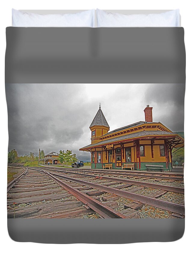 Notch Duvet Cover featuring the photograph Crawford's Notch by Ron Haist