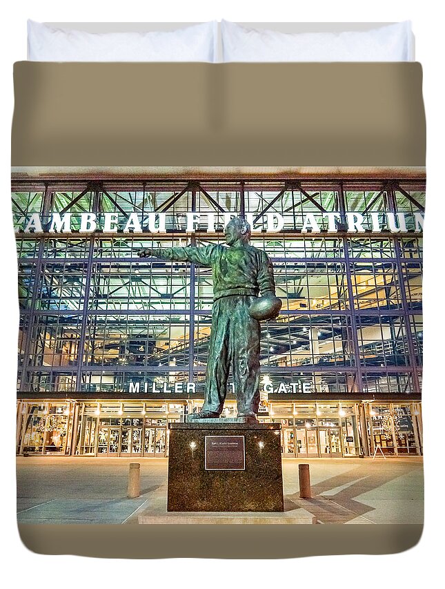 Bill Pevlor Duvet Cover featuring the photograph Curly At Lambeau by Bill Pevlor