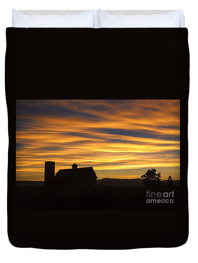 Barn Duvet Cover featuring the photograph Daniel's Sunset by Kristal Kraft