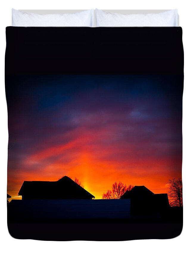 Sunset Duvet Cover featuring the photograph Dark Sunset by Jonny D