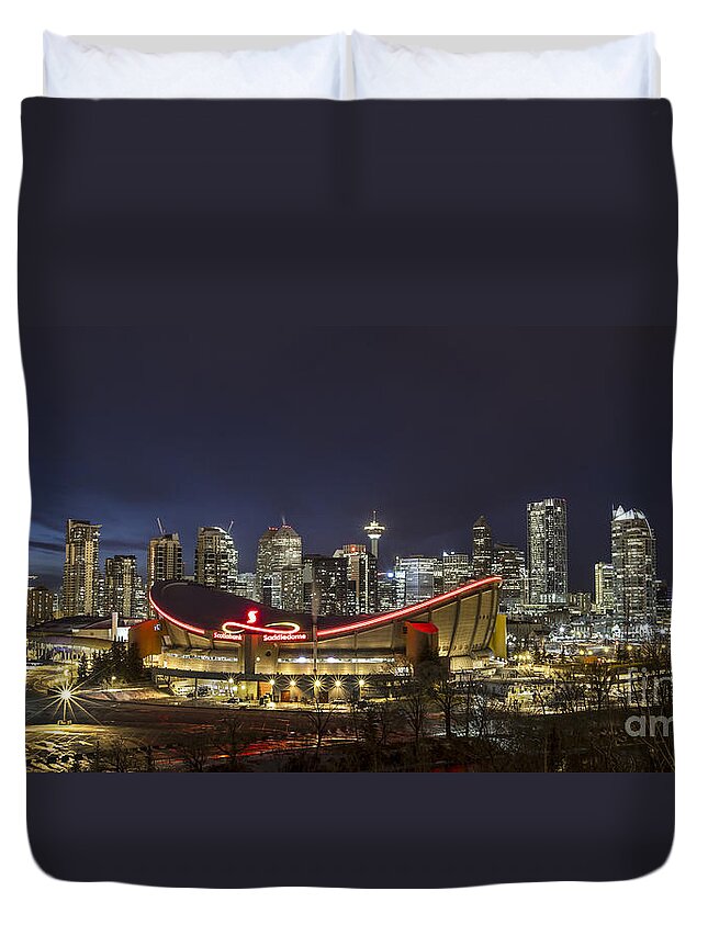 Calgary Duvet Cover featuring the photograph Dazzled By The Light by Evelina Kremsdorf