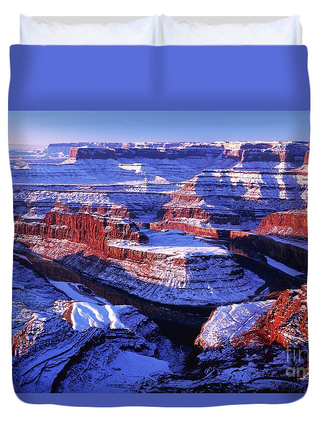 Utah Duvet Cover featuring the photograph Dead Horse Point at New Year Day by Benedict Heekwan Yang