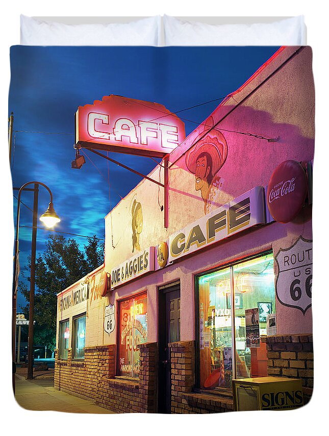Shadow Duvet Cover featuring the photograph Diner Along Route 66 At Dusk by Gary Yeowell