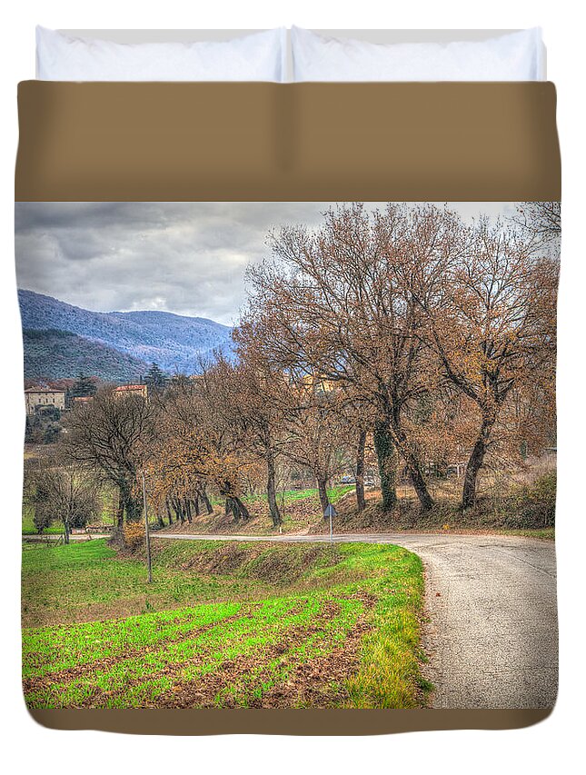 Field Duvet Cover featuring the photograph Down a country road in Italy by W Chris Fooshee