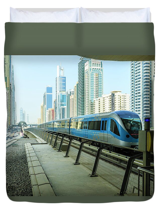 Clear Sky Duvet Cover featuring the photograph Dubai Metro Train by Fraser Hall