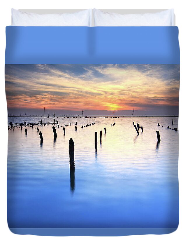 Tranquility Duvet Cover featuring the photograph Dusk At Oyster Field by Thunderbolt tw (bai Heng-yao) Photography