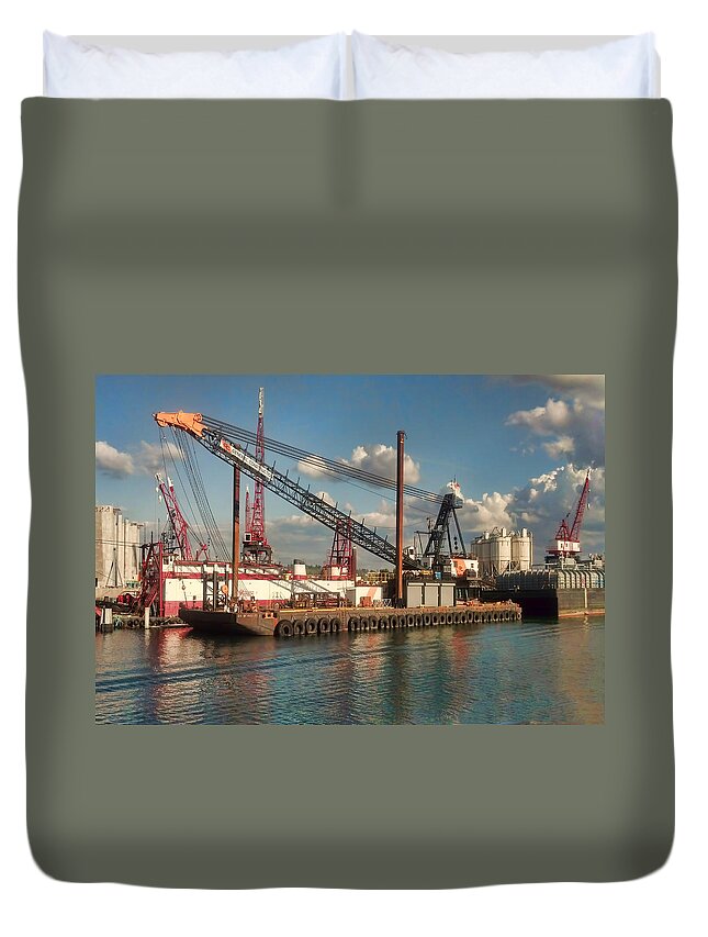 Port Of Seattle Duvet Cover featuring the photograph Duwamish Harbor 2 by Cathy Anderson