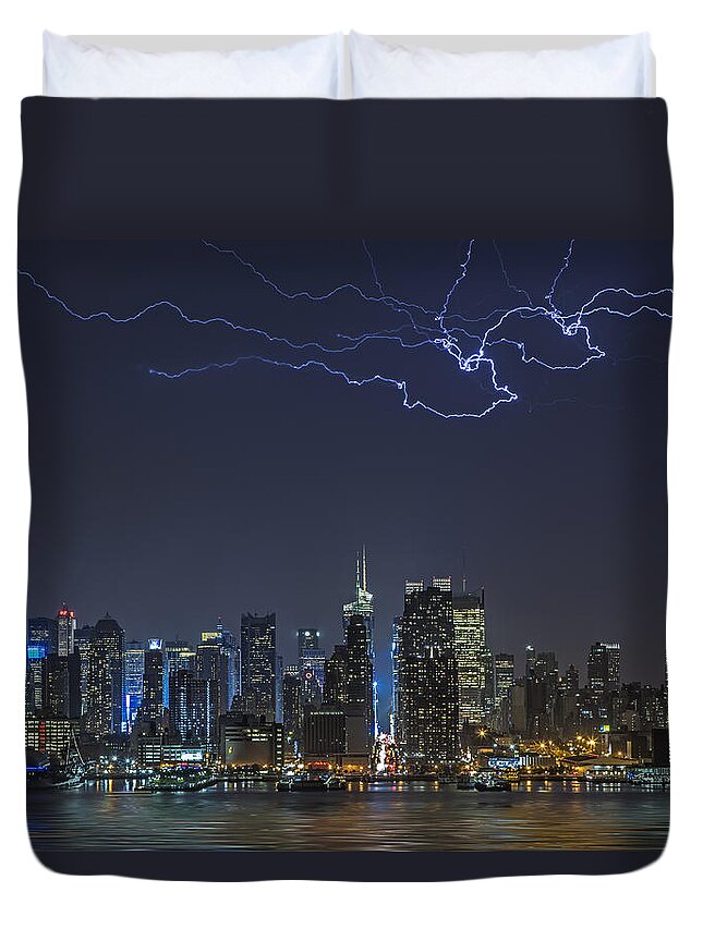Lightning Duvet Cover featuring the photograph Electrifying New York City by Susan Candelario