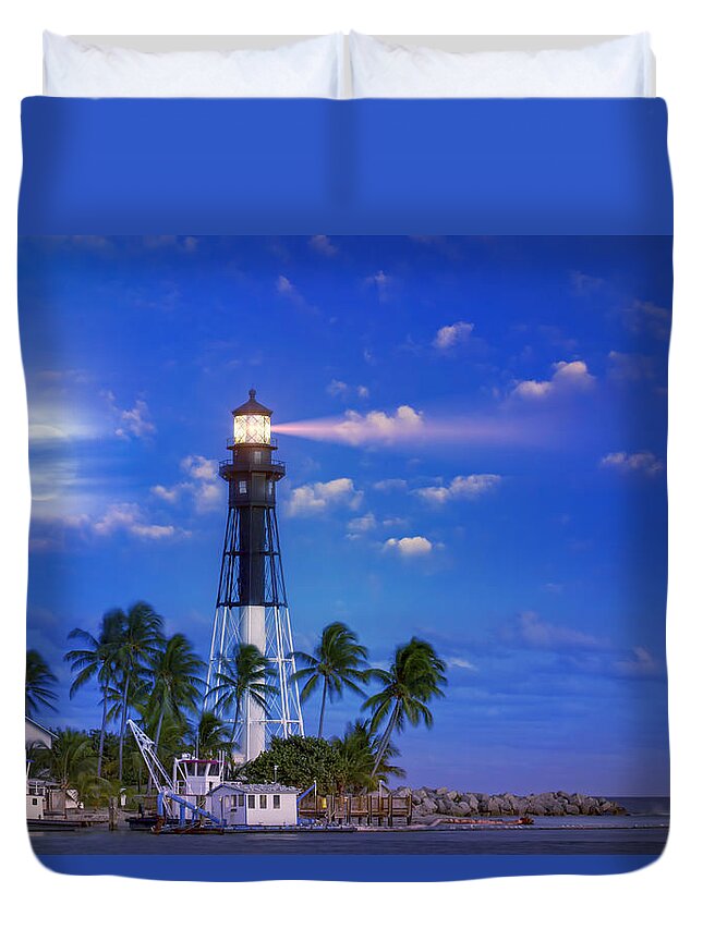 Lighthouse Duvet Cover featuring the photograph Evening at the Lighthouse by Mark Andrew Thomas