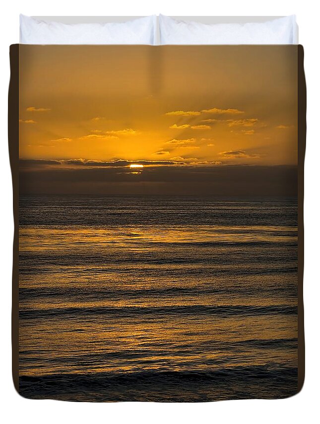 Water Duvet Cover featuring the photograph Evening Glow by Peggy Hughes