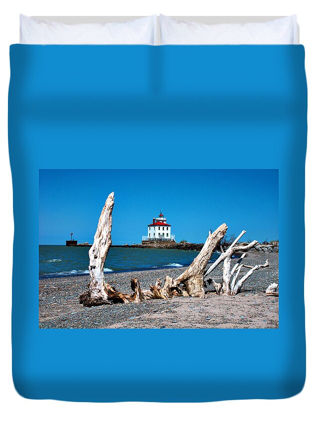 Fairport Harbor Lighthouse Duvet Cover featuring the photograph Fairport Harbor Lighthouse 2 by Michelle Joseph-Long