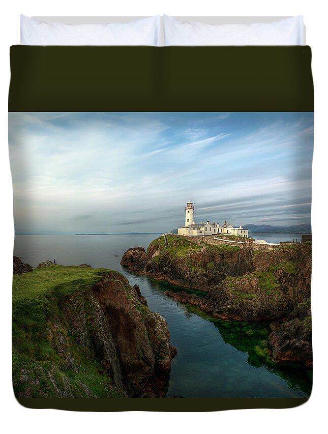 Tranquility Duvet Cover featuring the photograph Fanad Head Lighthouse by Gareth Wray
