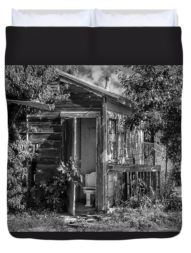 Old Building Duvet Cover featuring the photograph Farmers Rest Area B/W by Bruce Bottomley