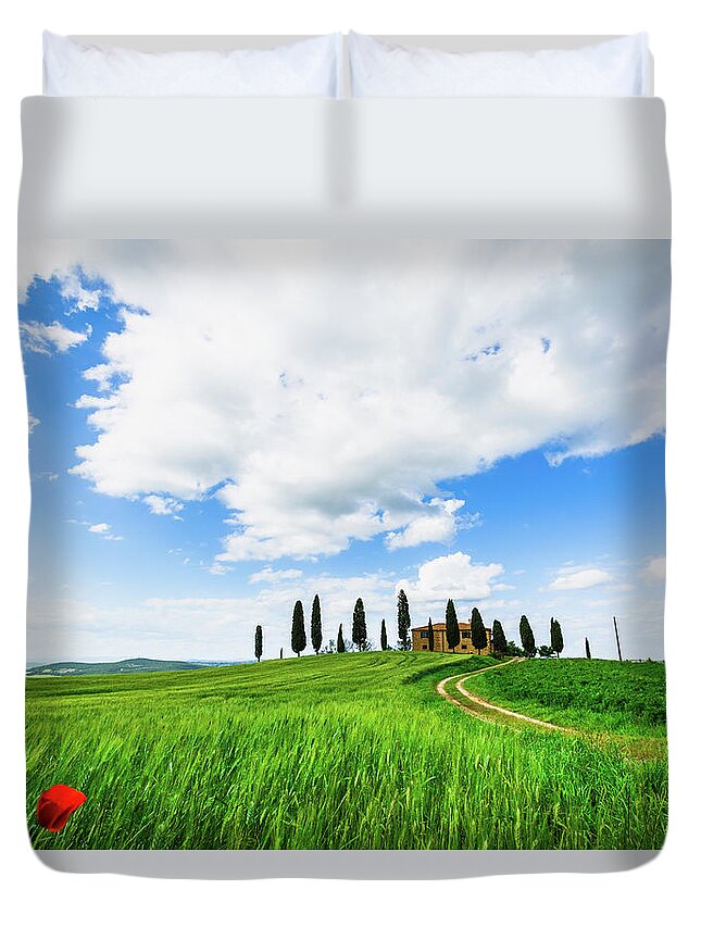 Val D'orcia Duvet Cover featuring the photograph Farmhouse In Val Dorcia, Tuscany by Deimagine