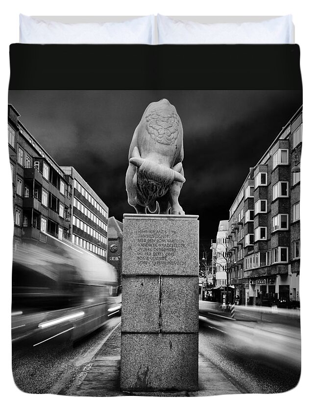Bull Duvet Cover featuring the photograph Bull statue by Mike Santis