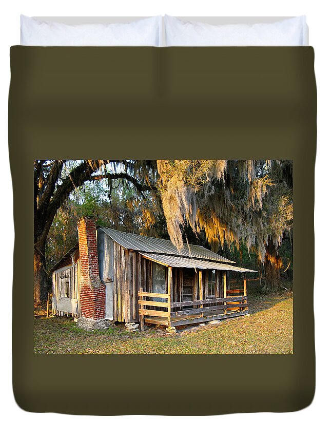 Cabin Duvet Cover featuring the photograph Florida Cracker Cabin by Randi Kuhne
