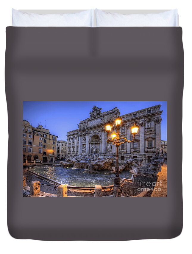 Yhun Suarez Duvet Cover featuring the photograph Fontana di Trevi 3.0 by Yhun Suarez