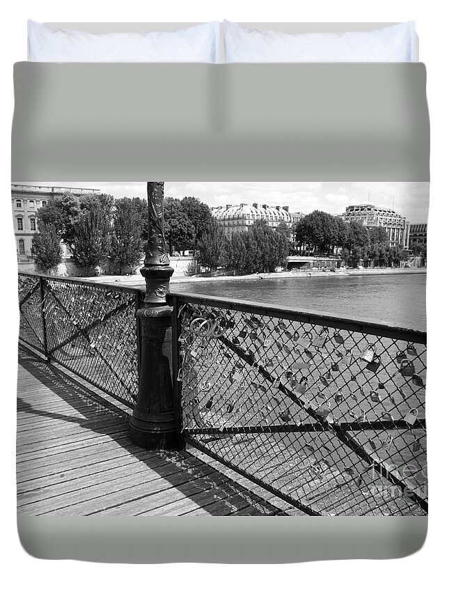 Paris Duvet Cover featuring the photograph Forever Love in Paris - Black and White by Carol Groenen