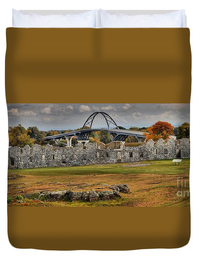 Fort Saint-frédéric Duvet Cover featuring the photograph Fort Crown Point Panorama by Adam Jewell