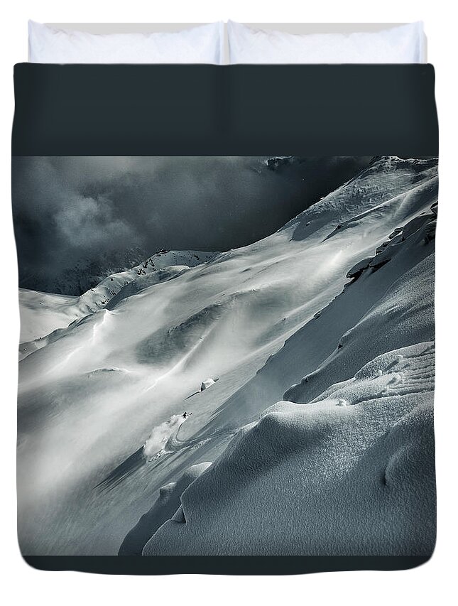 Skiing Duvet Cover featuring the photograph Freeriding by Andre Schoenherr