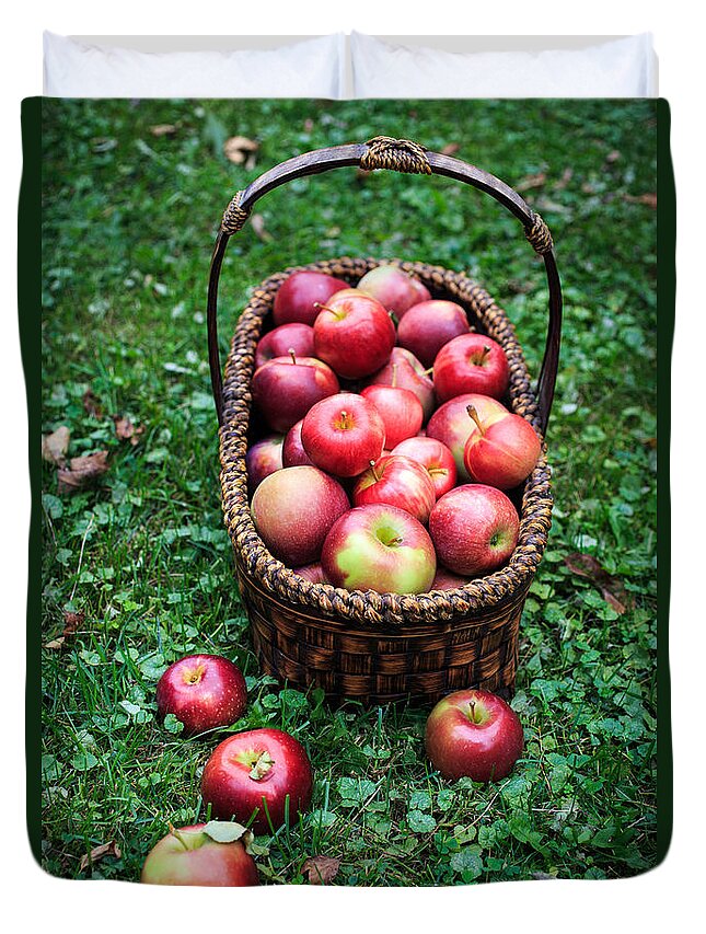 Food Duvet Cover featuring the photograph Fresh picked apples by Edward Fielding