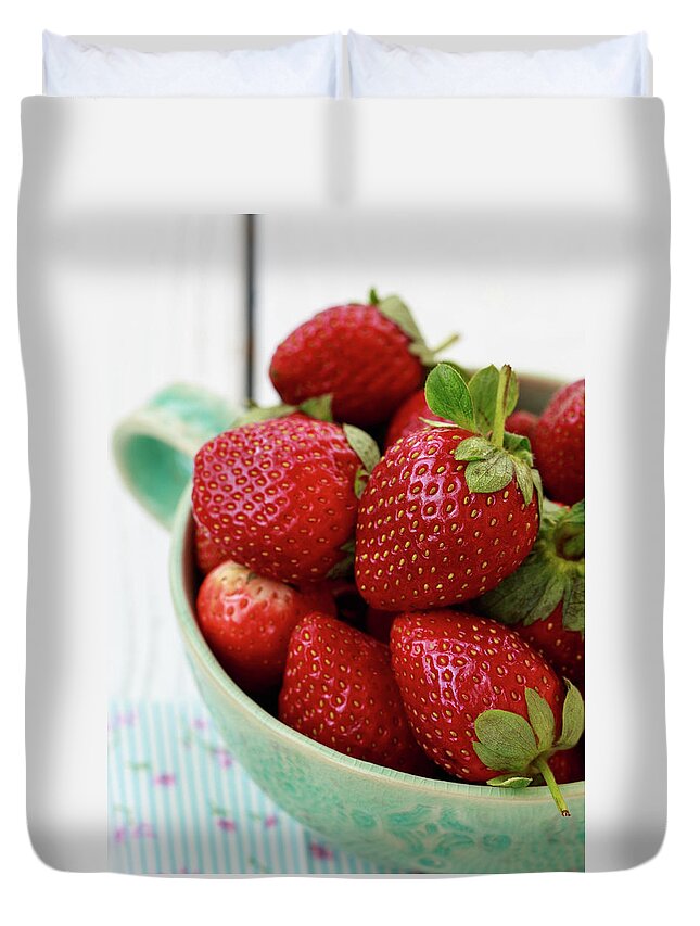 Juicy Duvet Cover featuring the photograph Fresh Strawberry In Mint Bowl by Julia Khusainova