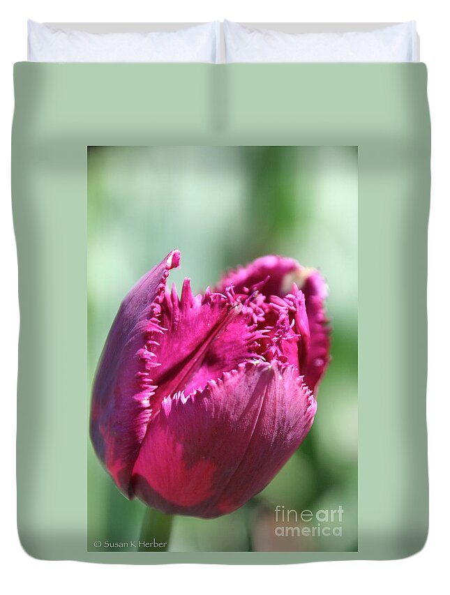 Flower Duvet Cover featuring the photograph Fringe Breeze by Susan Herber