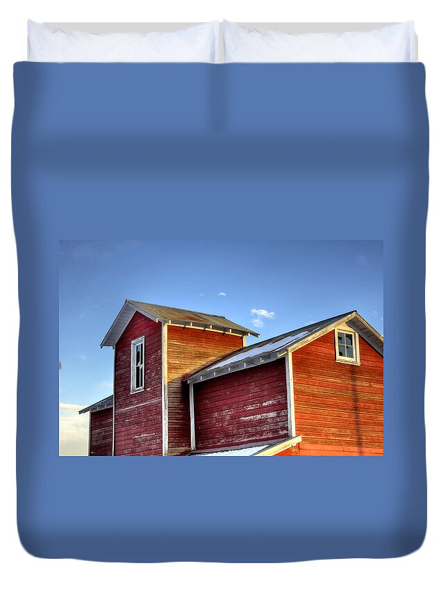 Ft Duvet Cover featuring the photograph Ft Collins Barn Sunset 13505 by Jerry Sodorff