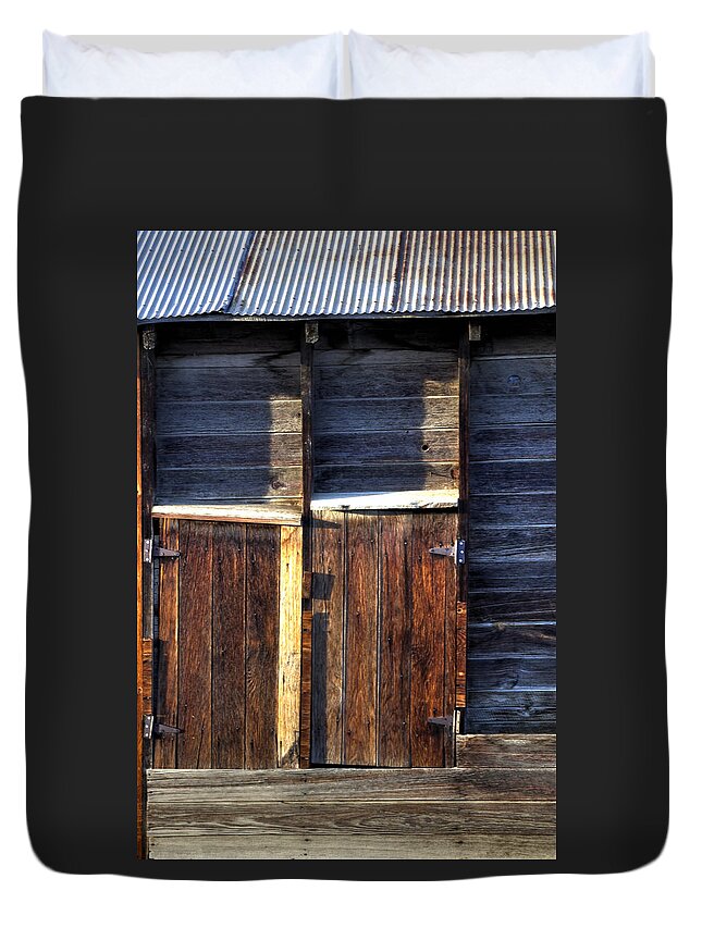 Ft Duvet Cover featuring the photograph Ft Collins Barn Tin 13547 by Jerry Sodorff