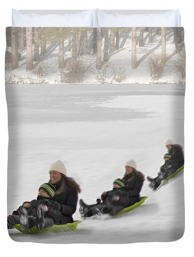 Nyc Duvet Cover featuring the photograph Fun In The Snow by Susan Candelario