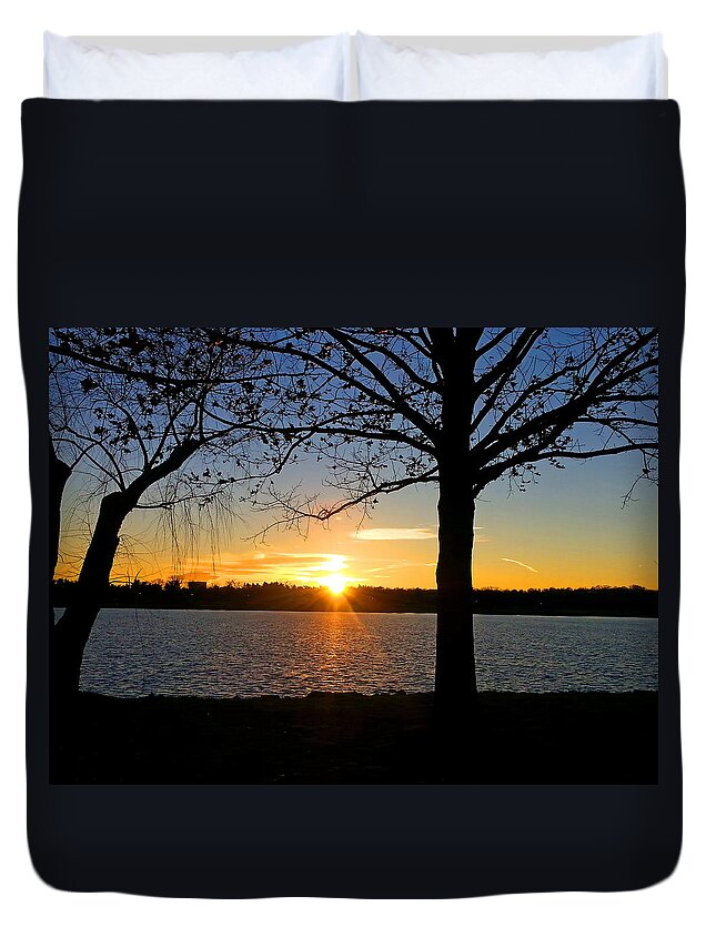 Sunsets Duvet Cover featuring the photograph Good Night Potomac River by Emmy Vickers