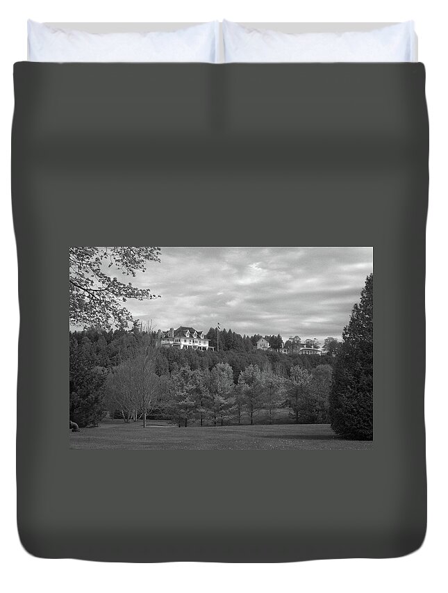Cloud Duvet Cover featuring the photograph Governor's Mansion 10399b by Guy Whiteley