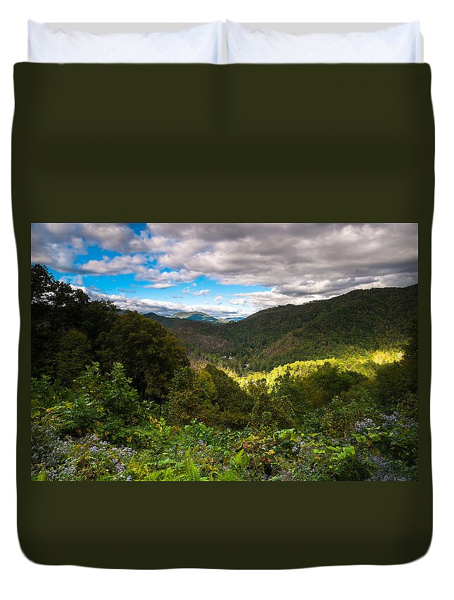 Blue Ridge Parkway Duvet Cover featuring the photograph Great Smoky Mountains by Raul Rodriguez