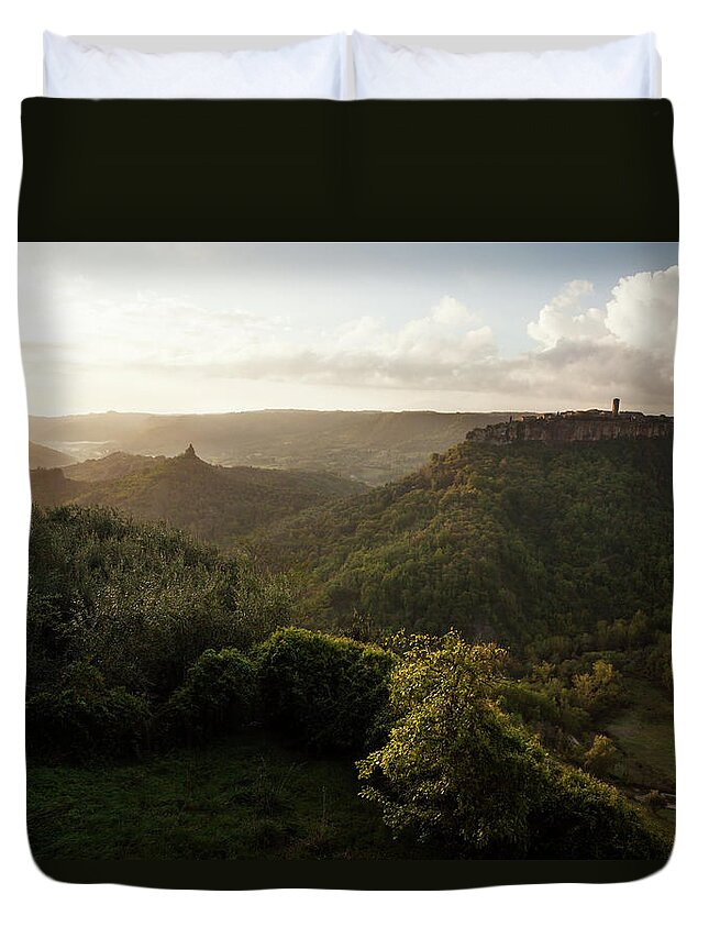 Scenics Duvet Cover featuring the photograph Green Valley In Central Italy At Sunrise by Matteo Colombo