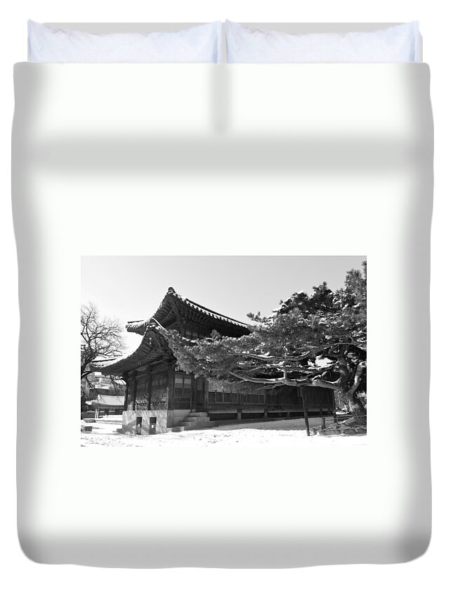 Seoul Duvet Cover featuring the photograph Gyeongbokgung Palace 1 by Rick Saint