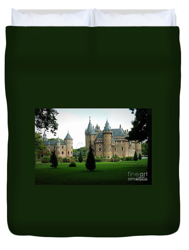 Haar Castle Duvet Cover featuring the photograph Haar Castle by Lainie Wrightson