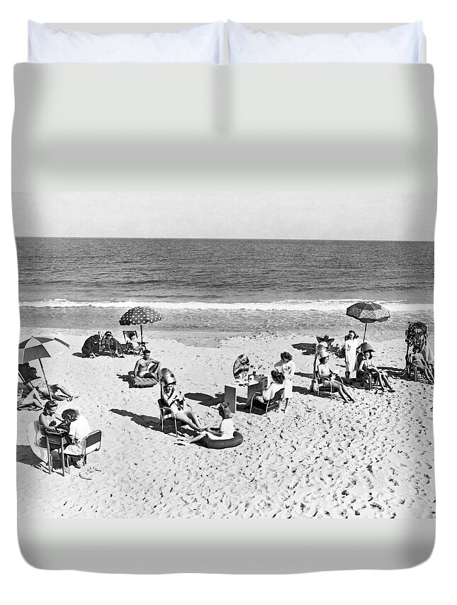 1930s Duvet Cover featuring the photograph Hair Salon On The Beach by Underwood Archives