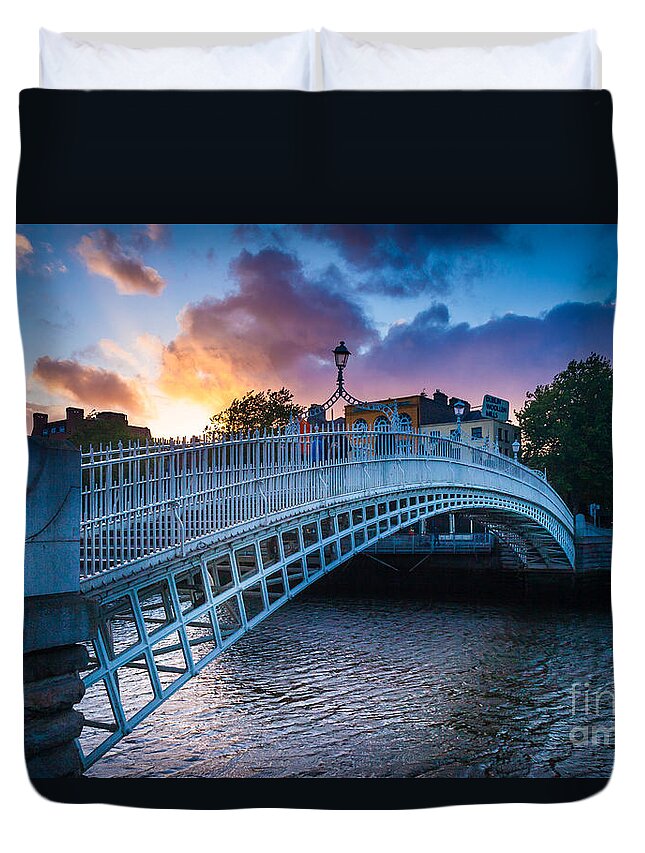 Bridge Duvet Cover featuring the photograph Ha'Penny Bridge by Inge Johnsson