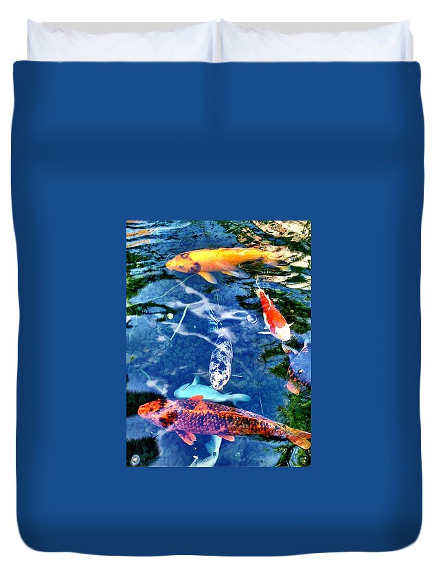Fishes Duvet Cover featuring the photograph Happiness by Carlos Avila