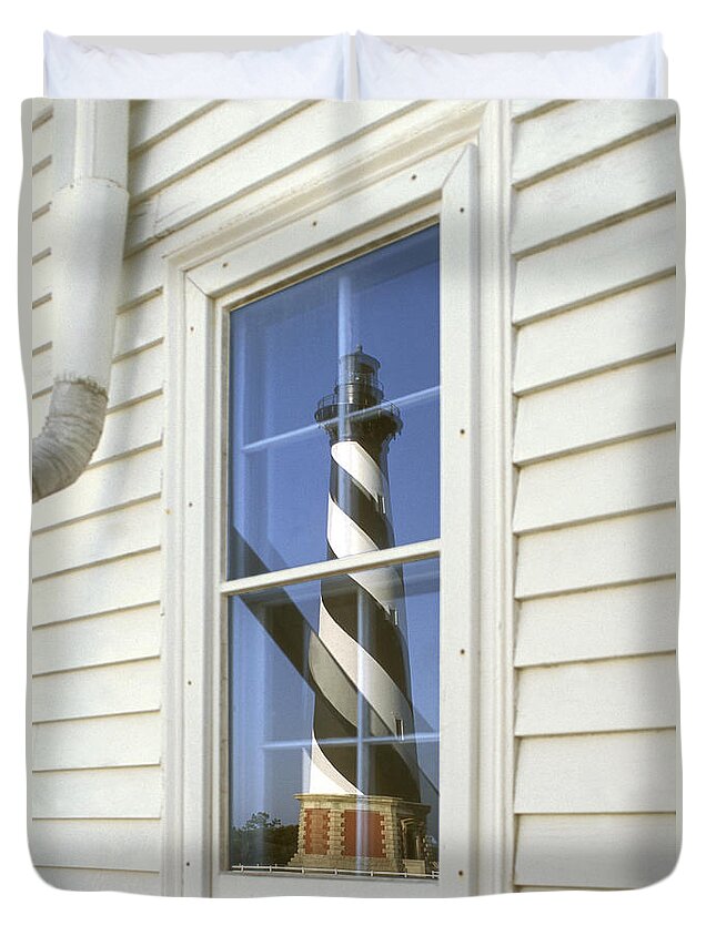 Cape Hatteras Lighthouse Duvet Cover featuring the photograph Cape Hatteras Lighthouse 2 by Mike McGlothlen